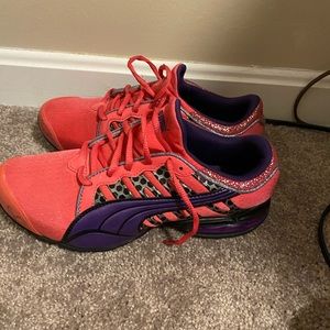 Women’s puma sneakers